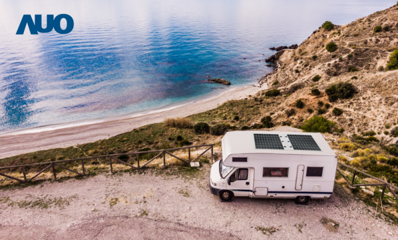 「可撓輕量化太陽光電板SunCurva」使用輕量特殊耐候型複合板取代傳統太陽能板的玻璃前板，不僅降低70%重量，每米平方僅3Kg；具有抗衝擊性能及通過電磁相容性測試，可應用於交通運輸工具，如露營車、遊艇等